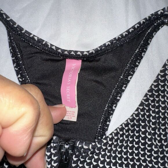 Victoria's Secret Knockout High Impact Sports Bra Zip Size S …Sku36 - Picture 2 of 4